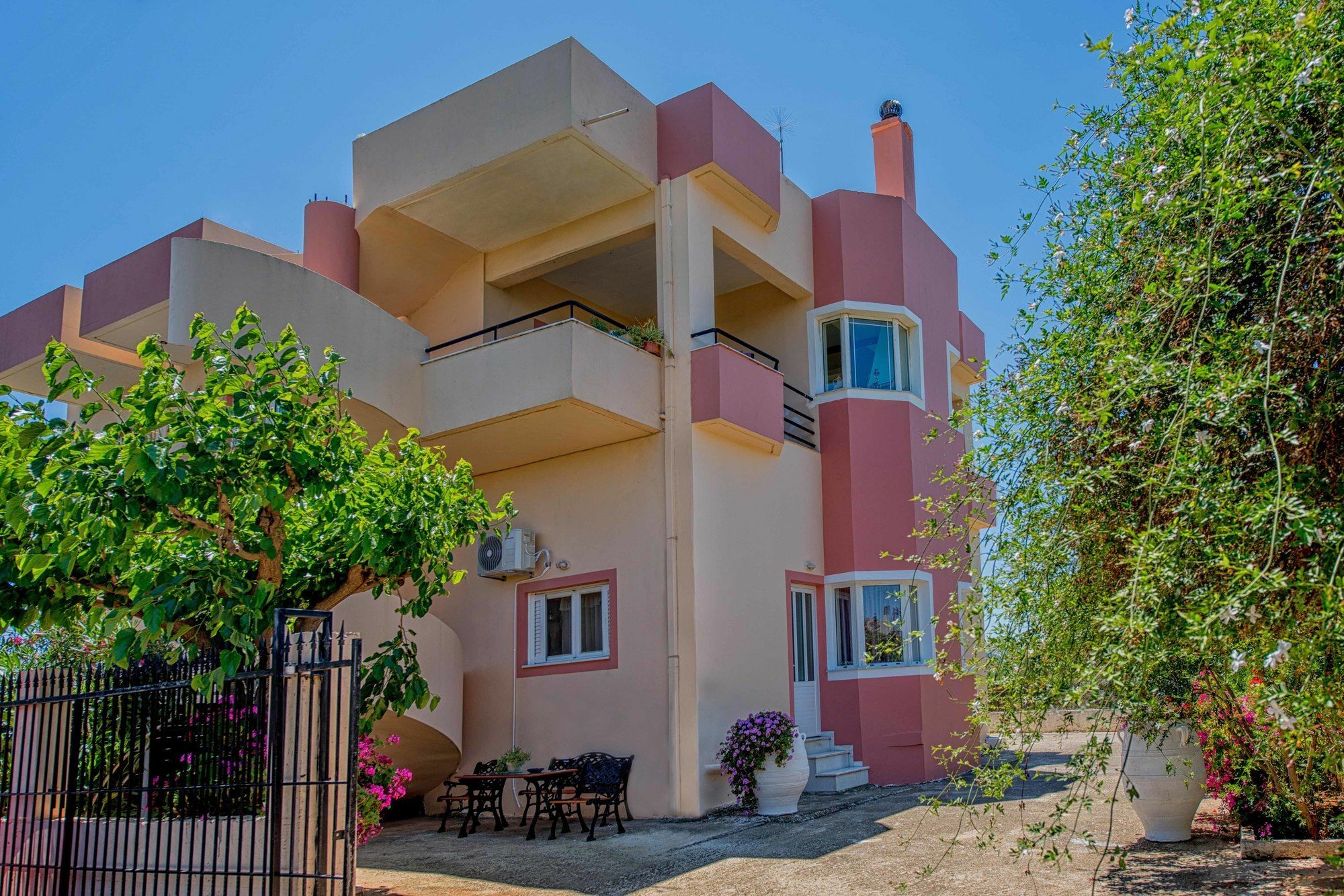 Gasthaus Kissamos Luxurious House Exterior foto
